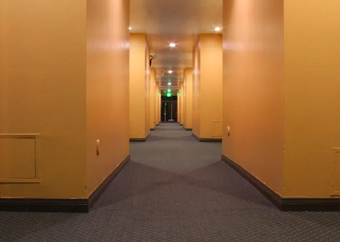 Redondo Beach Inn-Lax (Adults Only)